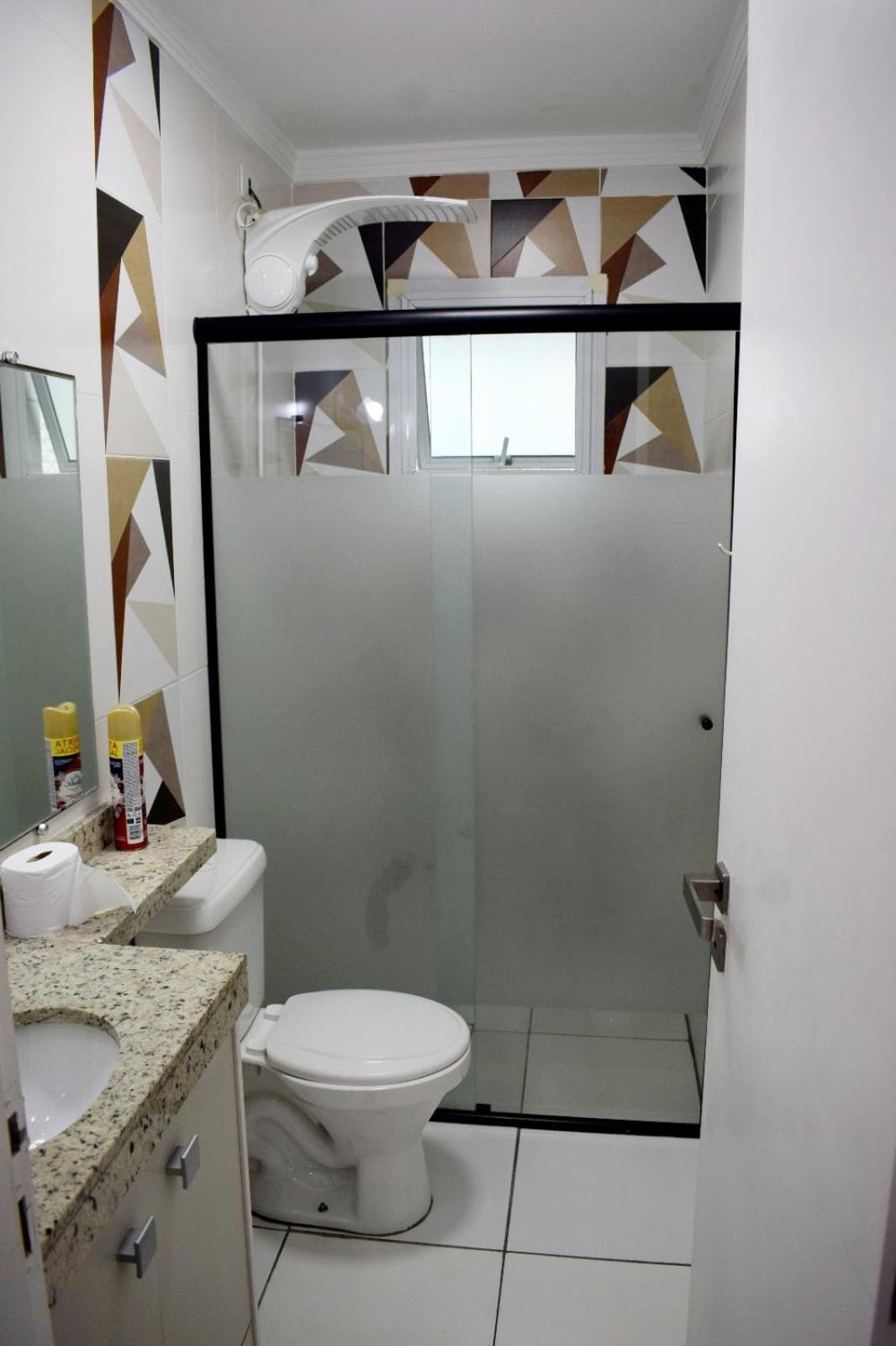 Apto Confortavel E Reformado A 200m Da Da Guilhermina - 2 Vagas, Wifi E Roupas De Cama Inclusas! *